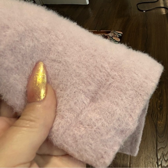 Gymshark x Whitney Simmons fuzzy light lilac sports bra Medium - Picture 4 of 8